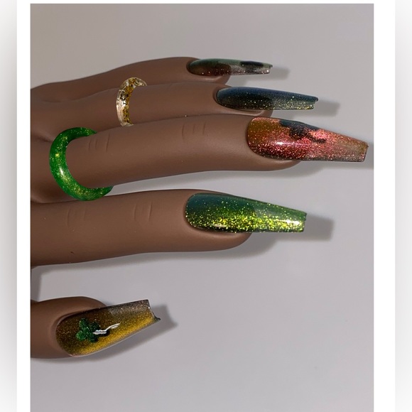 Hand painted press on nails // Long coffin shape // 20 nails // 10 sizes - Picture 17 of 17